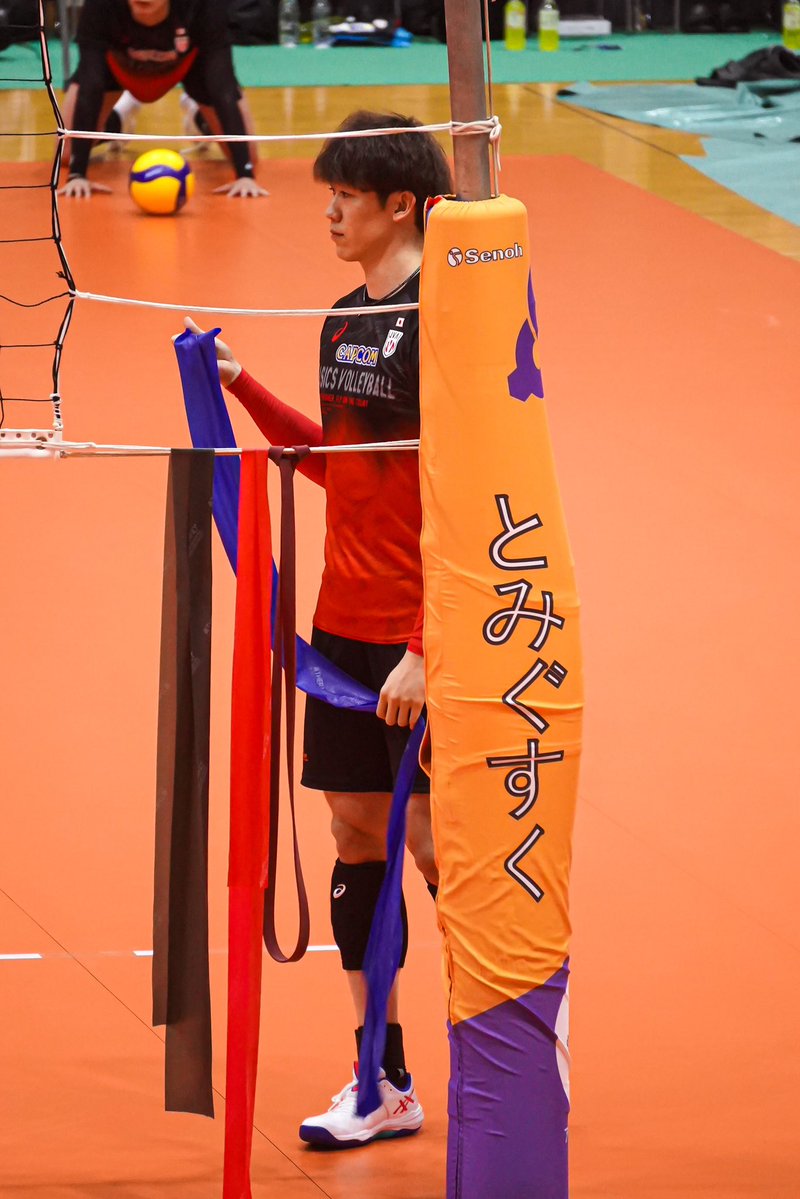 vb_121420's tweet image. 何見てるんだろな

#石川祐希 選手
#バレーボール男子日本代表
🗓2025 7/12 14:55