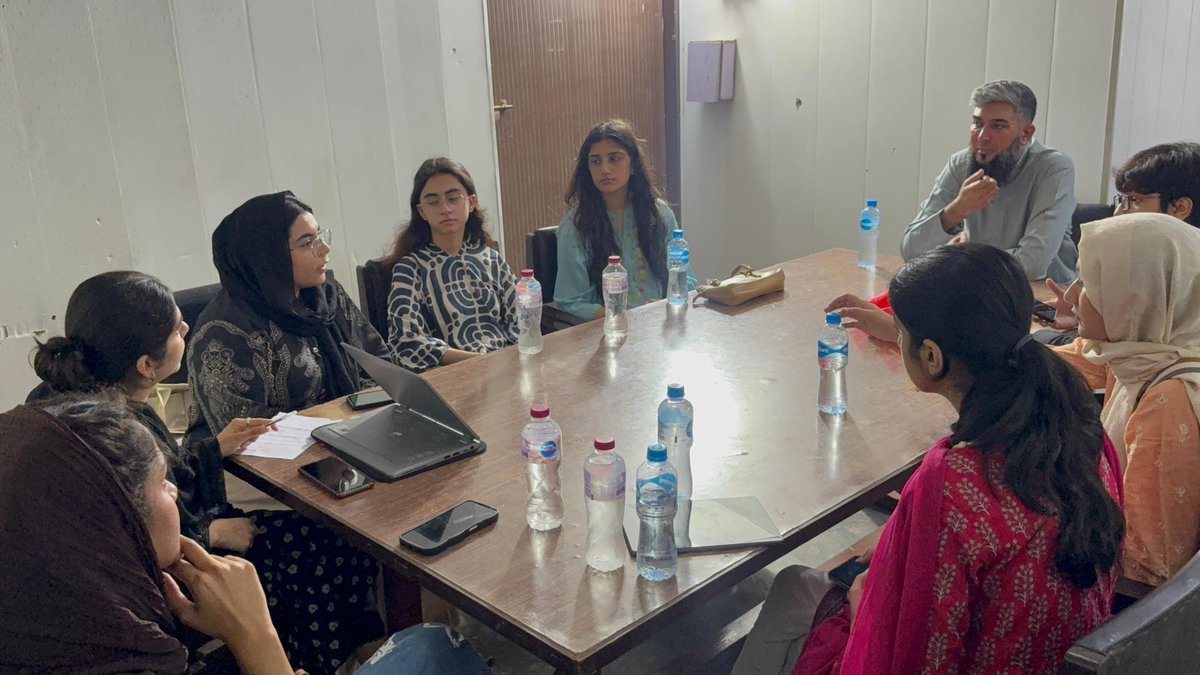 tawf_uk's tweet image. 🗓️ Internship Planning Meeting – Laying the Path Ahead 🗓️
Today marked a meaningful moment for our 2025 internship programme as the TAWF youth group and Vice President Abid Shah met with our incoming interns to discuss the exciting two weeks ahead. From grooming sessions at our…
