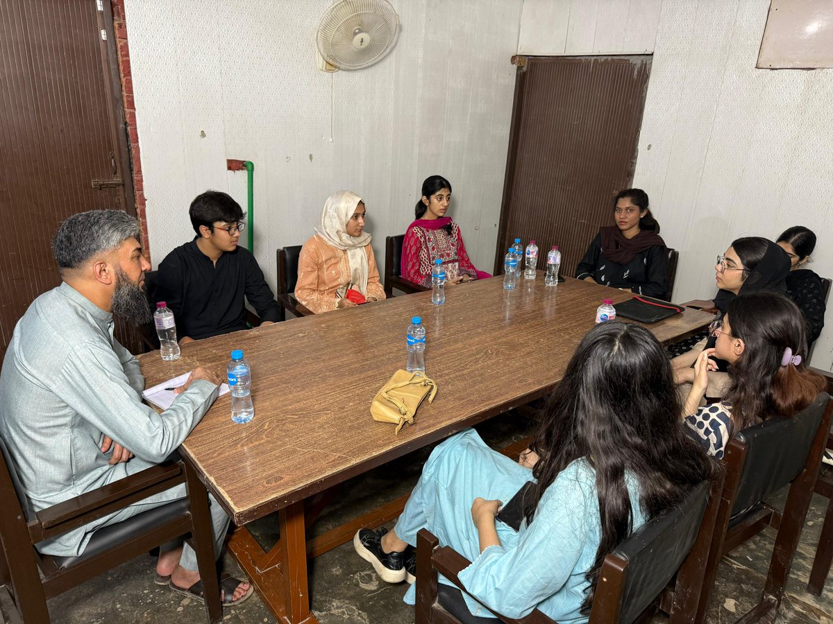 tawf_uk's tweet image. 🗓️ Internship Planning Meeting – Laying the Path Ahead 🗓️
Today marked a meaningful moment for our 2025 internship programme as the TAWF youth group and Vice President Abid Shah met with our incoming interns to discuss the exciting two weeks ahead. From grooming sessions at our…