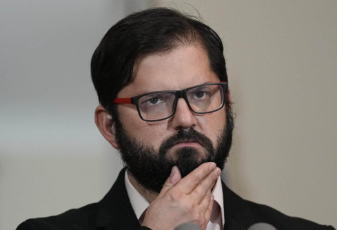 Iherreraa's tweet image. - Y si compro un prostíbulo y lo convierto en el Museo de la Democracia Cristiana?