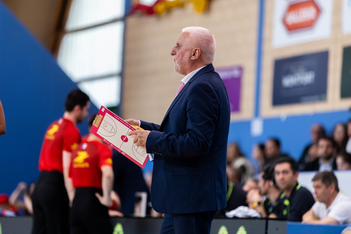 Be_BasketFr's tweet image. 👊❌ François Gomez et Tarbes veulent continuer à se battre pour rester en #LaBoulangereWonderligue

📚 &quot;On ne peut pas faire disparaître un club pour des erreurs de timing et de procédure&quot;, estime François Gomez dans @lequipe

🗣️ Déclas de l&apos;entraîneur : bebasket.fr/francois-gomez…