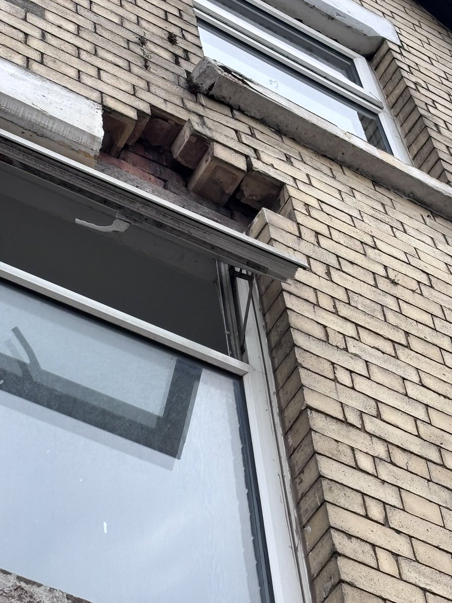 lee_brady's tweet image. Now that the Liverpool City Council has blocked off the vacant space on Teilo street this building now needs condemned as it is literally falling down!!
I will be chasing the council to get this sorted as it’s a health and safety risk.
