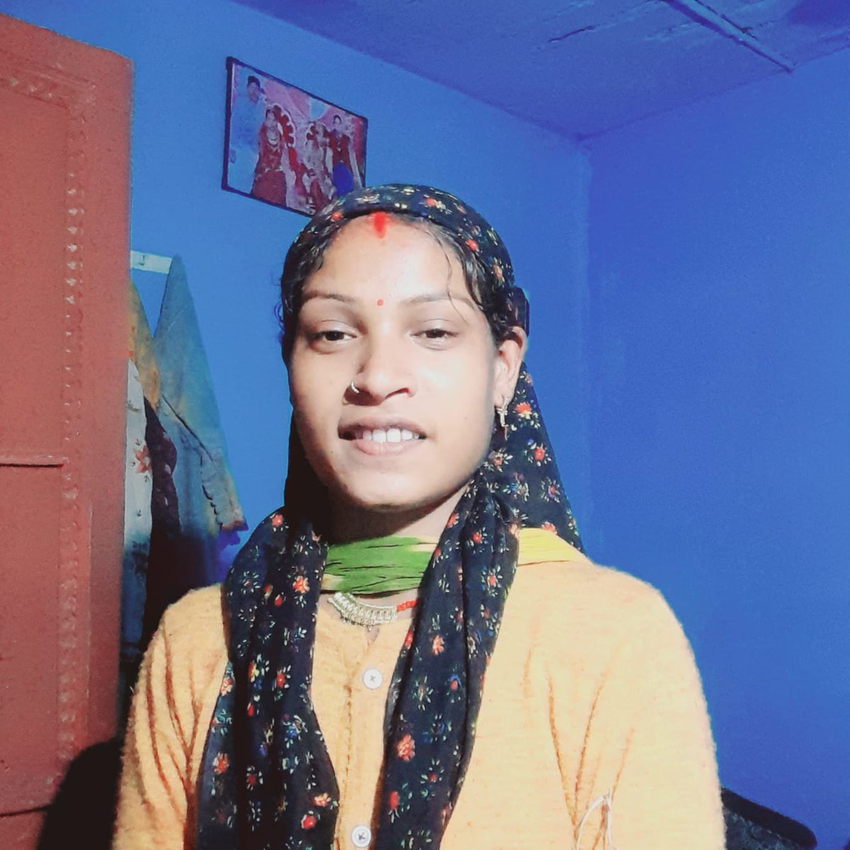 उत्तराखंड में आए दिन महिलाएं लापता हो रही है. जखोली के पूर्वियाणा की कविता कैंतुरा दो हफ्ते से लापता है. मायके पक्ष ने गुमशुदगी दर्ज करवाई है. 13 जुलाई की सुबह कविता मायके से गाड़ी में बैठकर ससुराल चाका फलाटी के लिए निकली थी, लेकिन ससुराल नहीं पहुंची.