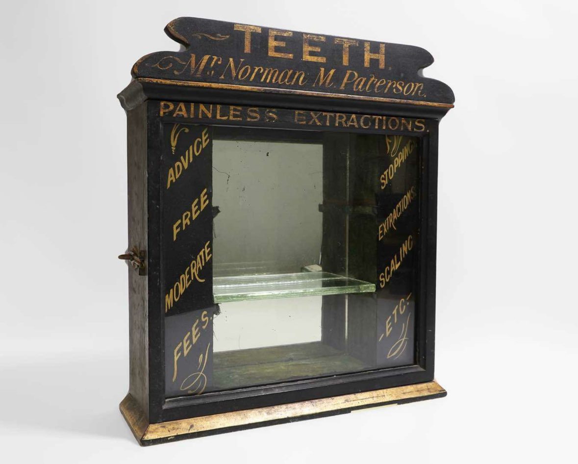 A friend Mark has put together yet another Out Of The Ordinary auction, an amazing &amp; curious array of items: sworder.co.uk/auction/search… 🧙  

Eclectic mix of Witchcraft &amp; Magic, unusual Art, Monsters &amp; all the Mysterious 🔍

Image: Victorian dentist's advertising cabinet, lot 361 🦷
