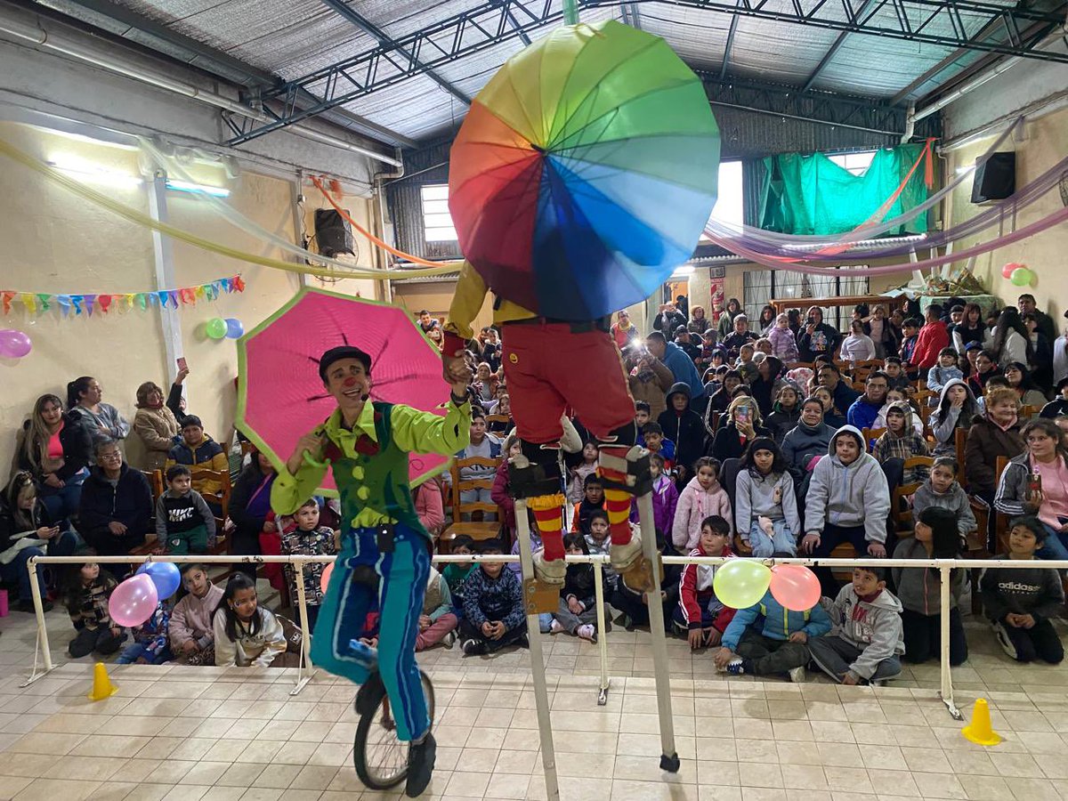 SBAElTalar's tweet image. LA PALOMA
Ayer junto a nuestra 1er candidata a Cjal. Carolina Hernandorena acompañamos a las familias del barrio #LaPaloma en una hermosa jornada de festejo por las vacaciones de invierno, agradecemos al intendente Julio Zamora por el apoyo.
#SomosBuenosAires 💗