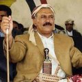 مرت بشعبي اعظم الكوارث
أطمها اعلان موت صالح

فلتهرقين الدمع يا حوارث
قد عمت الأحزان كل صالح

لو كان عيب فيه بالتوارث
نعيب فيه الحلم والتصالح

✍️ابو بكر ال عبيلة

هذا عيبه الحلم والتسامح تخيل اخرج عبد الملك الحوثي ومحمد علي وابو علي والعماد لكن الله يسامحه