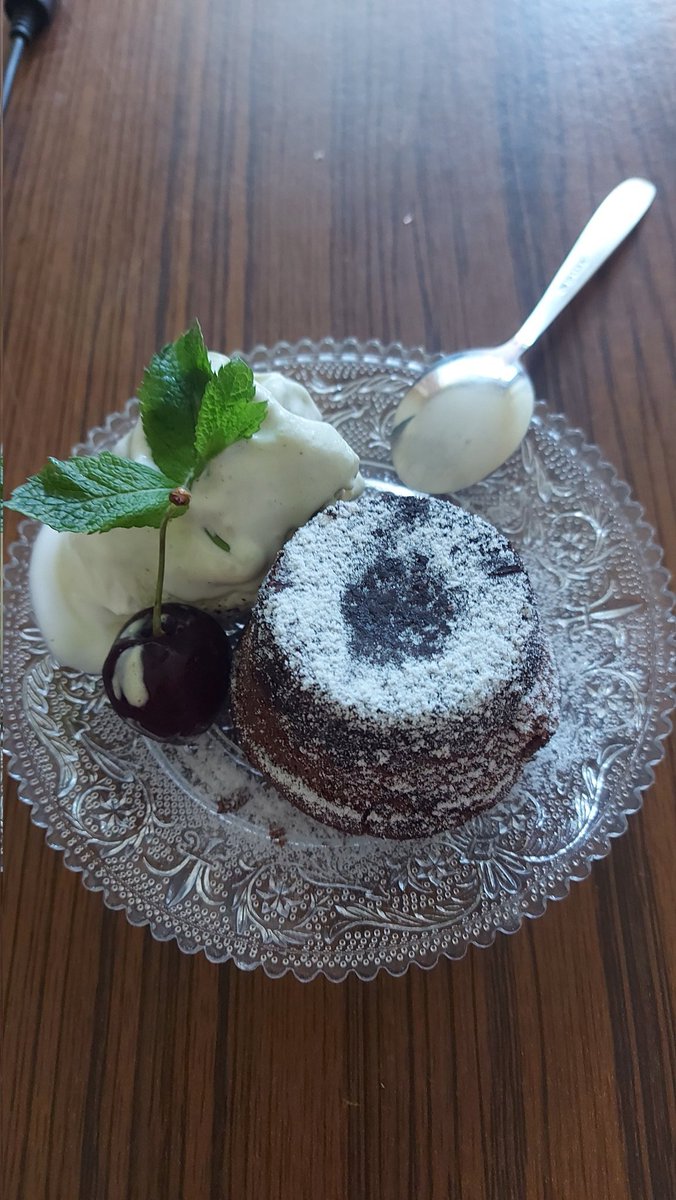 kestrelofherran's tweet image. making imarkhelena make out after i eat this