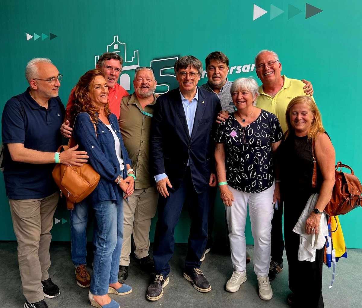 JuntsxcatGracia's tweet image. Part dels graciencs assistents al 5è aniversari de @JuntsXCat  amb el MHP @KRLS a Prats de Motlló, a la Catalunya Nord.

 Recupereu l&apos;acte aquí :
 youtube.com/live/1b5WoHpNT…

#Junts
#Gràcia
#Barcelona