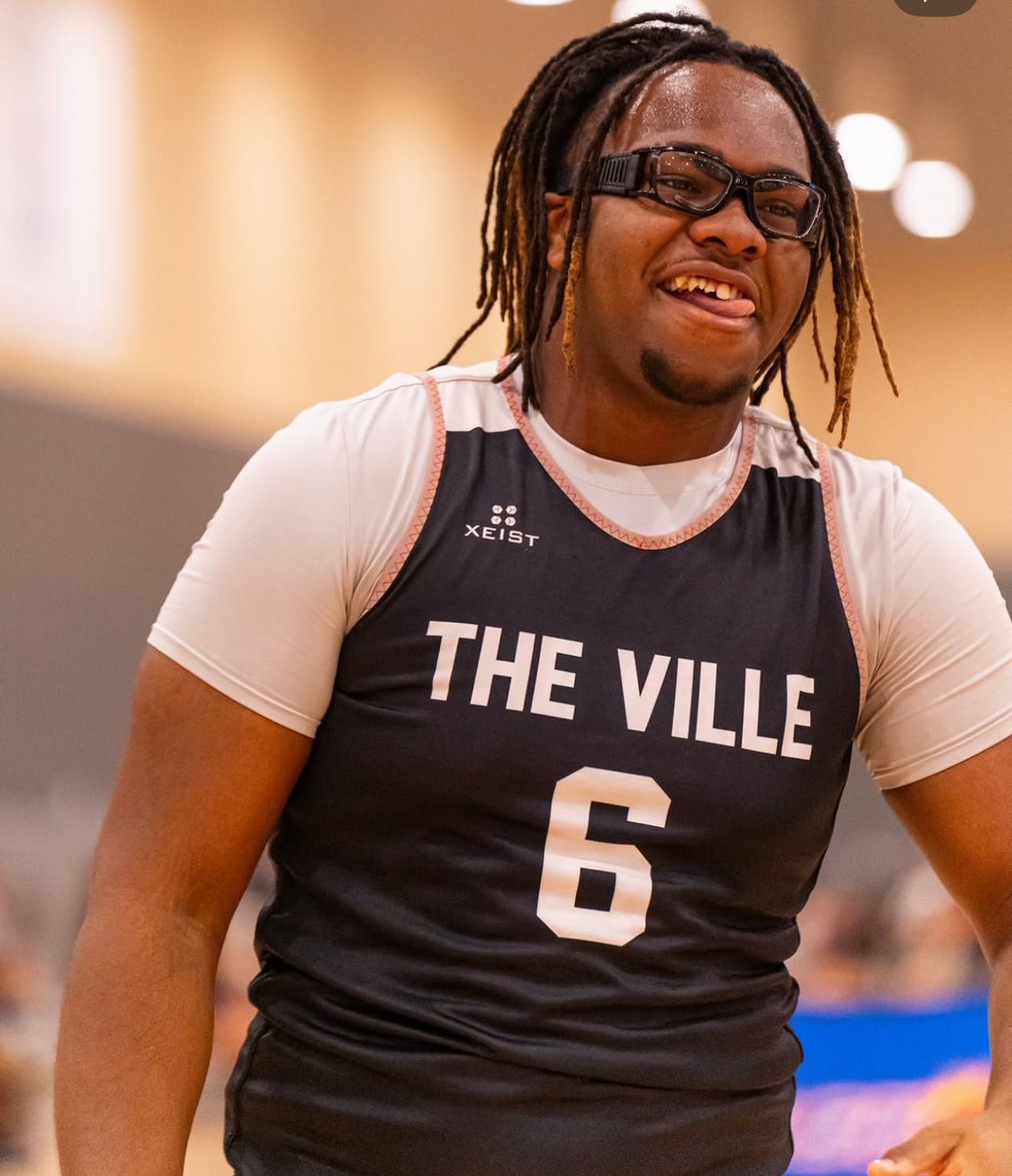 BIG SH🏀TS tweet media