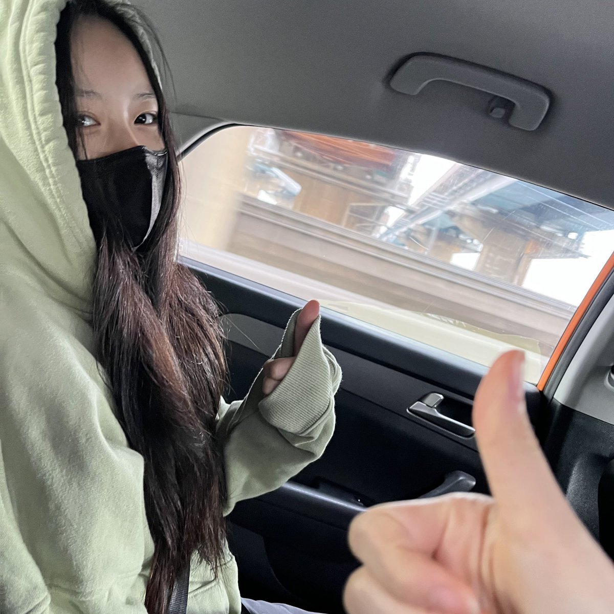 Tokki_ql's tweet image. To: Hanni
Just a loving reminder: it's never your fault, no matter what. You don't have to carry that burden alone. Am always here 🫂❤️🍀