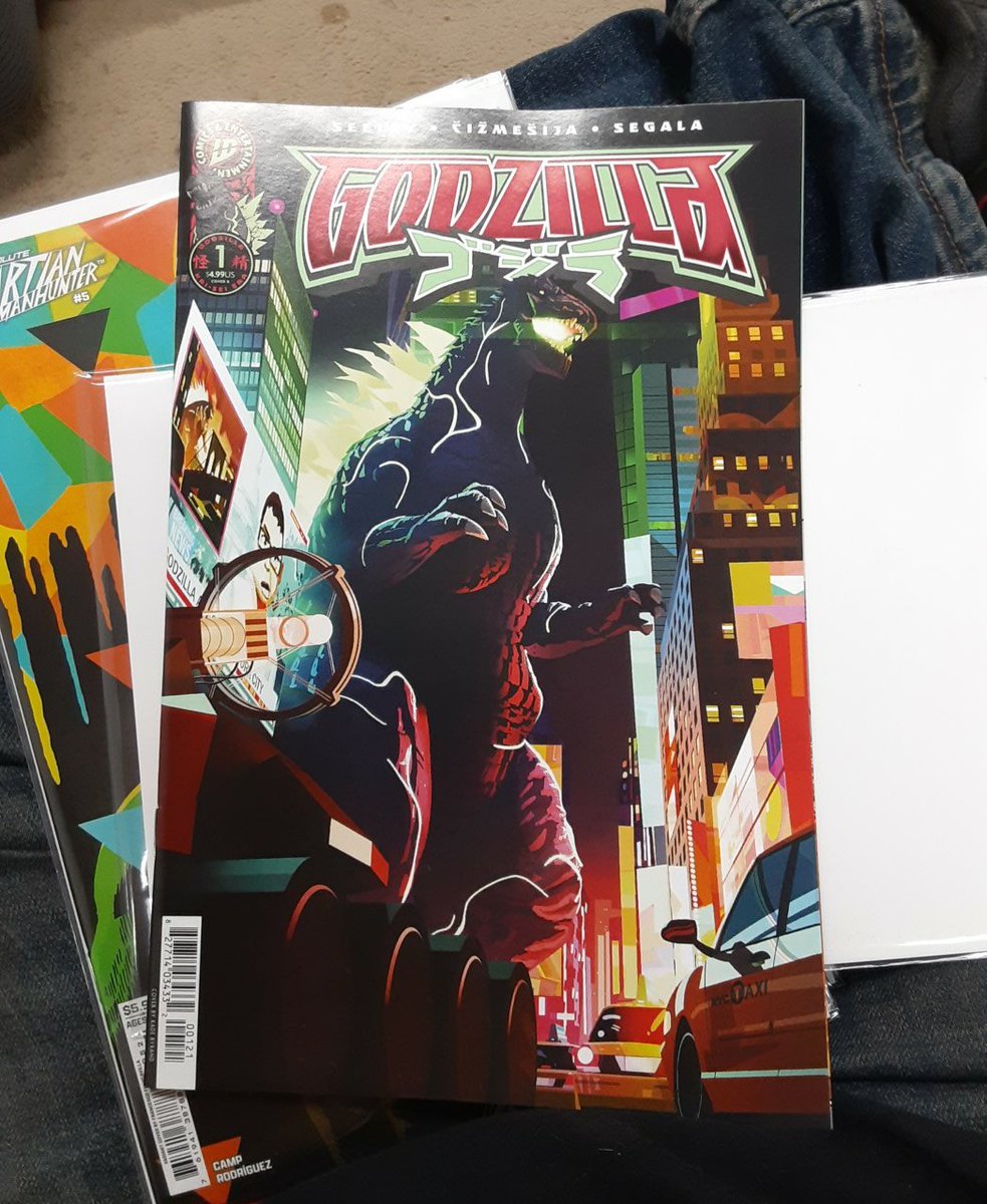 dhellboundheart's tweet photo. @cinemassacre is that the AVGN on the cover of IDs "Godzilla" #1?? Hmm...we may never know. #conspiracytheories https://t.co/ZOQZMJhr8l