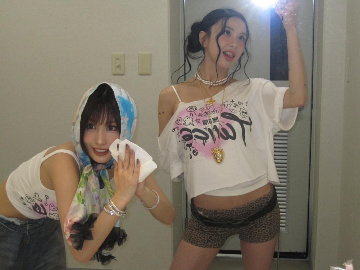 kitsunedrive's tweet image. ちぇーーーーーん
早速今日のお写真嬉しい☺️ゾーイの髪型なの可愛すぎだった❤️
チェツ(だよね?😂)とお手手拭いてるの?のモチェンちゃん🥰ほっかむりちゃんセルカ嬉しい〜〜
instagram.com/p/DMnTENSSjl8/
