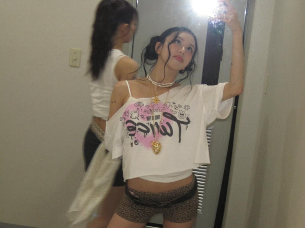 kitsunedrive's tweet image. ちぇーーーーーん
早速今日のお写真嬉しい☺️ゾーイの髪型なの可愛すぎだった❤️
チェツ(だよね?😂)とお手手拭いてるの?のモチェンちゃん🥰ほっかむりちゃんセルカ嬉しい〜〜
instagram.com/p/DMnTENSSjl8/