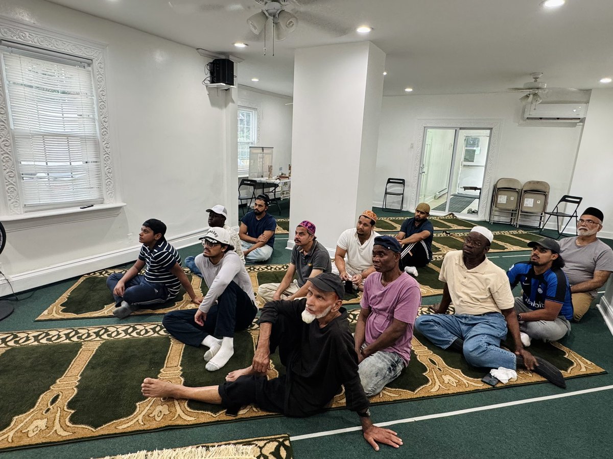 MkaBronx's tweet photo. Aaslamualikum, sharing few highlights from today Bronx Ba’ait Ceremony. What an amazing representation of unity and brotherhood under one leadership. More than 40 thousand people attended the Ba’ait Ceremony in UK. Alhamdulilah. https://t.co/LcoiyhQqVe