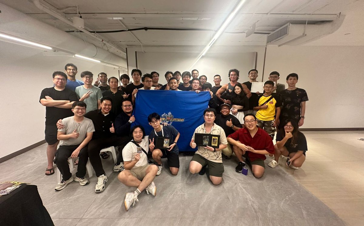 Banila34's tweet image. Duel Masters SG Championship has finally concluded yesterday! This was our largest tournament ever with 34 participants, what a wonderful community!

Something magical might happen next year, 2026
#デュエマクラシック05  超大規模大会 🤔10名🇸🇬

#デュエマ #デュエルマスターズ