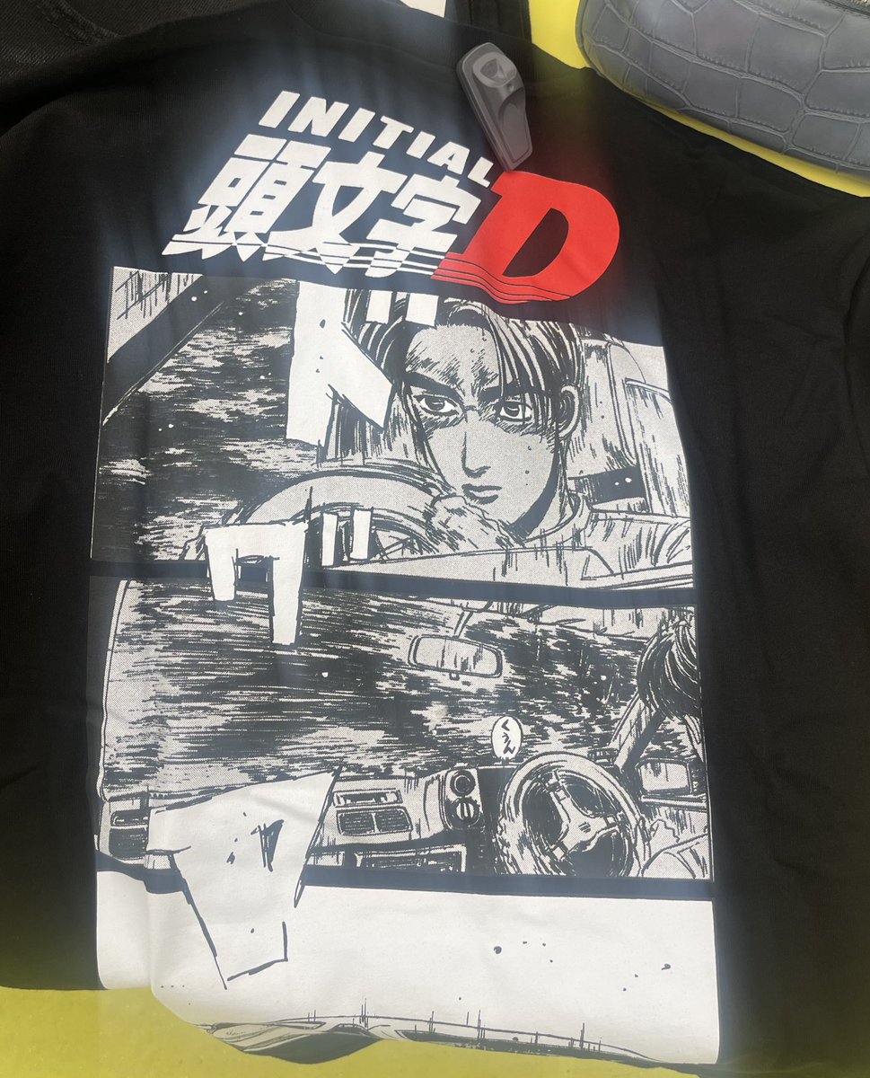 TripolarPoke's tweet image. Adivinen quien pegó un grito cuando vio la camiseta (claramente de viene conmigo)