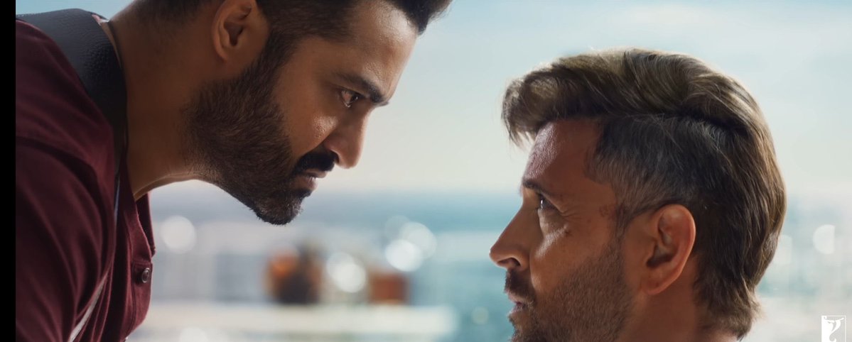 FilmyNaved's tweet image. AP/TG states will go insane on this scene, BOOKMARK This!🧨🤞🏻
#JrNTR is one of the most celebrated superstars down there in south India and Ayan Mukerji has left no chance to present him like that way🔥
Pure treat for his fans, Let the mayhem begin💣
#NTR #HrithikRoshan @yrf