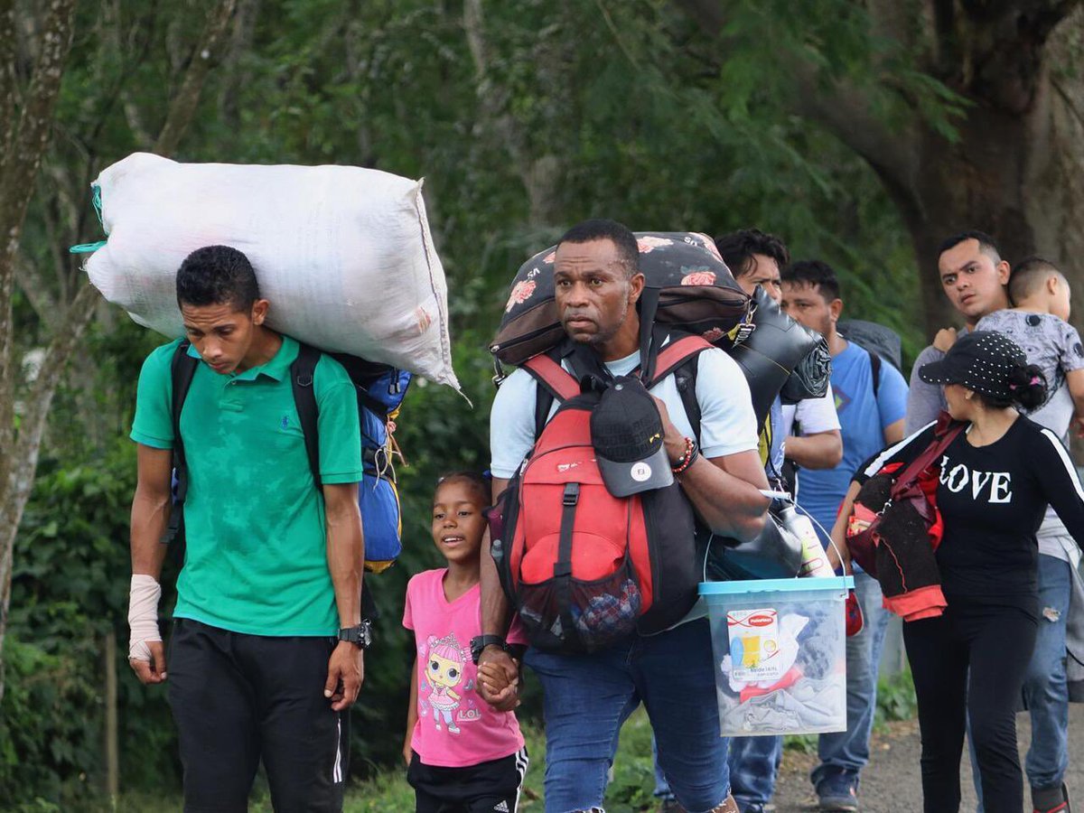_DavidGarcias_'s tweet image. En USA la inmigracion ilegal es en un 90% familias. En Europa la inmigracion ilegal en un 99% son hombres adultos, en edad militar, armados y delincuentes.
Eso pasa por que no es inmigracion. Es colonizacion y substitucion
