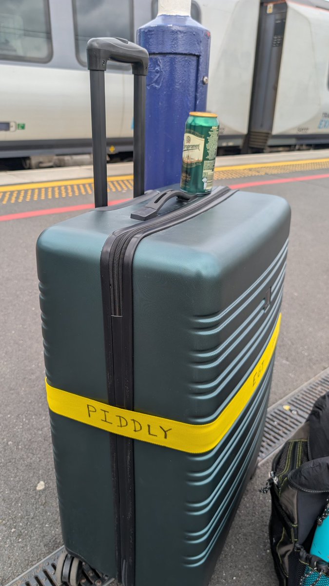 PiddlyStations's tweet image. Next mode of transport is Rail.
I never travel with checked luggage usually, only on family trips.
So this bag definitely isn't Piddly... 😂