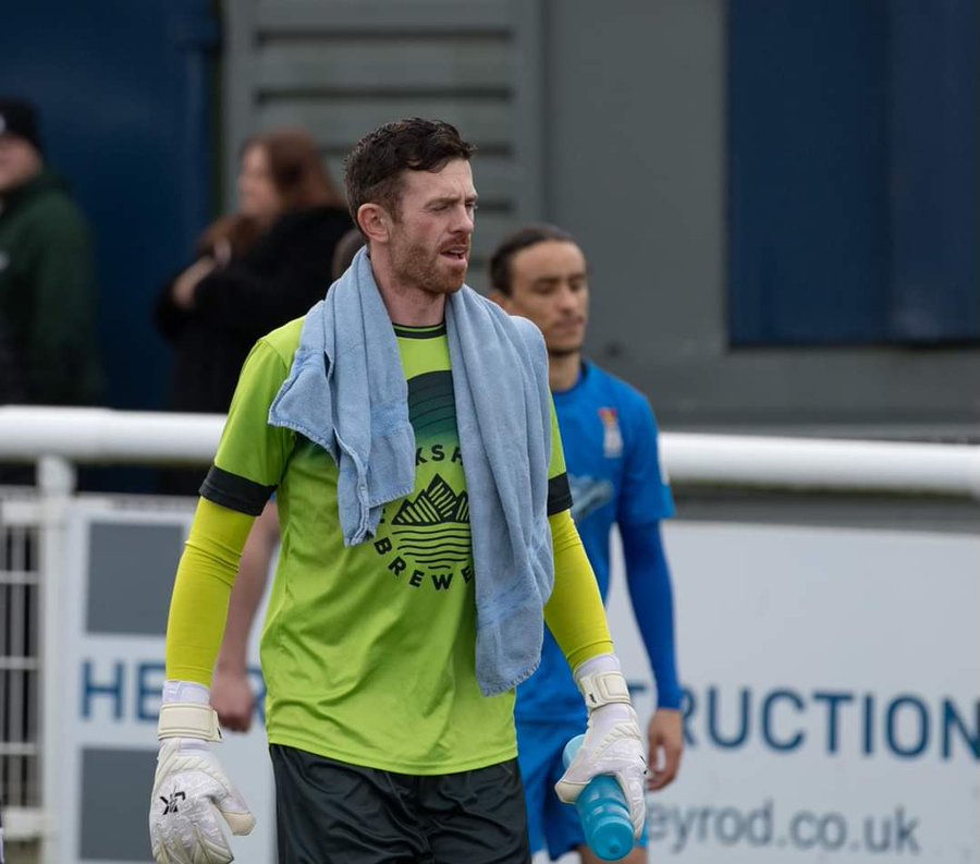 GarryW (@lankygarry) on Twitter photo โซ๏ธโช๏ธ Cheets on the mic
<a href="/kendaltownfc/">Kendal Town FC</a>'s custodian Chris Cheetham is among the guests on this week's Total Sport: Non-league Cumbria.
He'll be talking about the new season and all things 'keeping, including bringing through youngsters.
<a href="/bbccumbriasport/">BBC Sport Cumbria</a>: Tuesday 6pm.
๐ท KTFC โซ๏ธโช๏ธ Cheets on the mic
<a href="/kendaltownfc/">Kendal Town FC</a>'s custodian Chris Cheetham is among the guests on this week's Total Sport: Non-league Cumbria.
He'll be talking about the new season and all things 'keeping, including bringing through youngsters.
<a href="/bbccumbriasport/">BBC Sport Cumbria</a>: Tuesday 6pm.
๐ท KTFC