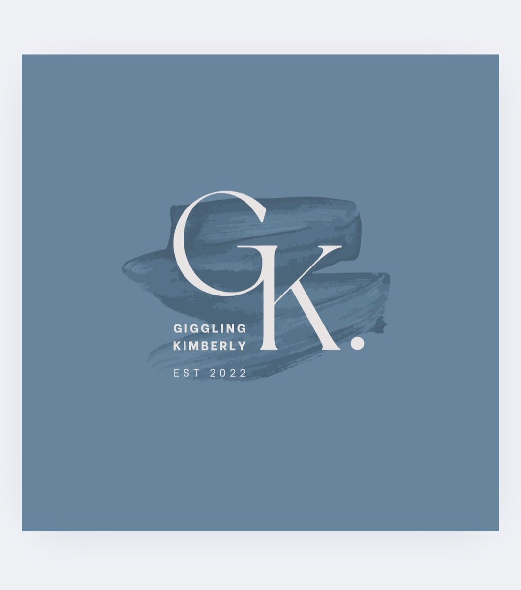 نهتم في تصميم #اللوقو  بعدة امور منها
تناسق الألوان.باستخدام خطوط أنيقة.
إضافة عناصر إضافية مثل الشكل أو الصورة.
إستخدام الألوان التي تعبر عن القيمة أو المعنى
جودة الصورة عالية الدقة