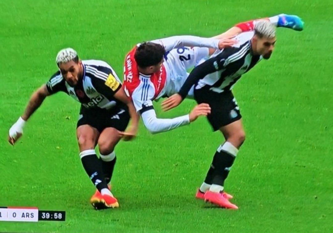NUFCJordd's tweet image. Brazilian bullies 😤