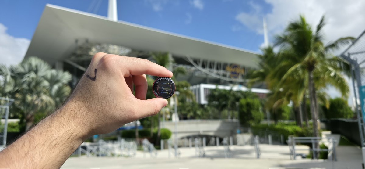 coldplaydiscord's tweet image. Server admin Bman here in line for Miami Night 2 at Hard Rock Stadium!
Unfortunately, I don't have Discord pins to hand out here (this one's my own), but if anyone is here for tonight's show, come and say hello if possible!
Let's finish this leg strong!
#ColdplayMiami