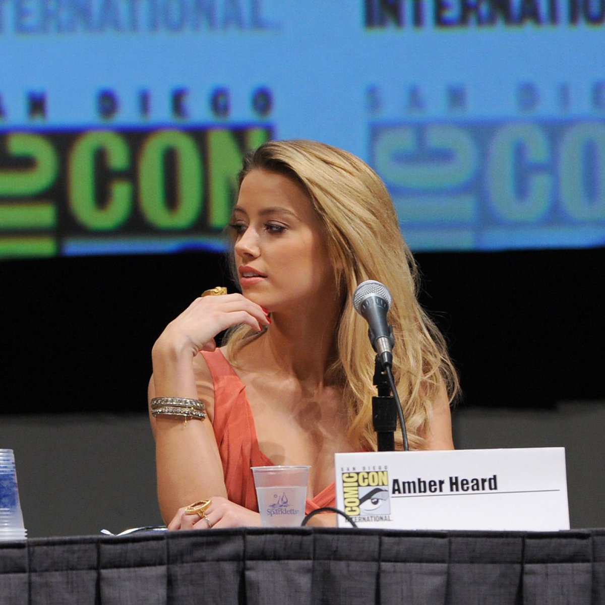 artsaheard's tweet image. amber heard at comic con, 2010.