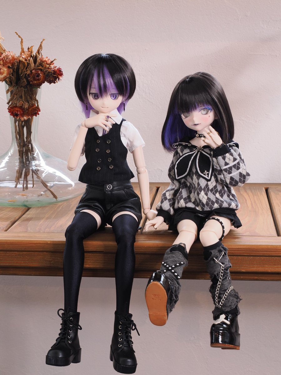 ishikari_P's tweet image. 他の参加者さんの子とうちの子との写真。
きららきさん( @kra_raki )のヴィラン子さん(で名前は良いのだろうか)と、
ぱちまるさん( @patimaru_san )のみかげさん。
可愛い。
#DDPはいいぞ
#ドルフィードリーム
#おぺちゃんこ