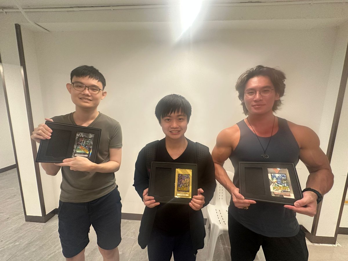 Banila34's tweet image. Duel Masters SG Championship has finally concluded yesterday! This was our largest tournament ever with 34 participants, what a wonderful community!

Something magical might happen next year, 2026
#デュエマクラシック05  超大規模大会 🤔10名🇸🇬

#デュエマ #デュエルマスターズ