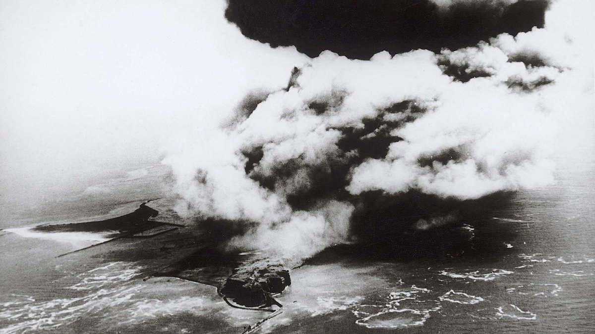 FarSight3's tweet image. Ereasing the memory of true #HIStory & deliberately destroying the roots of our civilization:
In 1947, two years after the end of #WWII the🇬🇧Brits tried to erease #Helgoland ("holy land") from Earth's surface. It became the biggest non-nuclear explosion ever - Op. "Big Bang".