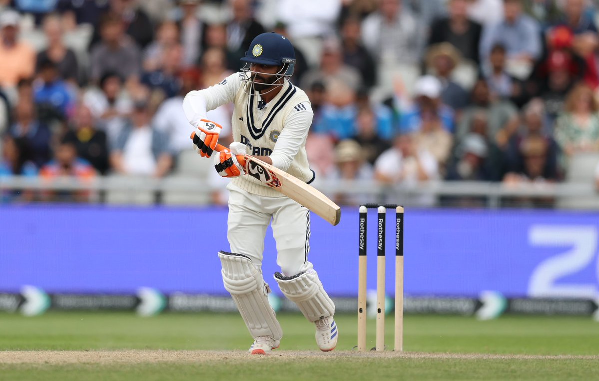 anamay045's tweet image. Another fifty for Sir Ravindra Jadeja. Man is doing what someone can't do in last 5 years. #INDvsENG