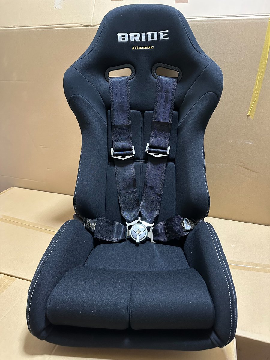 ERI9101_86's tweet image. シートとベルトはこちらを
購入してみました😆✨✨
我が家のメカニックが後日
取り付け作業します🛠️
内装も少しずつアニメに近づけて
いきたいと思います🏎️✨✨

#MFゴースト
#MFGHOST 
#MFG
#TOYOTA86
#ZN6
#BRIDE
#TAKATA
