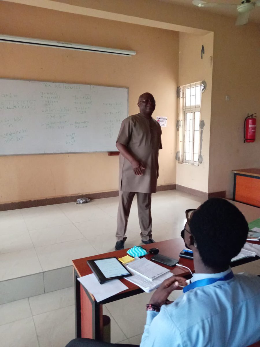 DrKayodeOpeifa's tweet image. Was at LASU on Thursday ..24. 07. 25 to  interact with 100-level students of transport and logistics to share some of my thoughts about rail Transportion as a mode, system, economy, and service to mankind.

It was nice meeting with students School of transportation who have never…