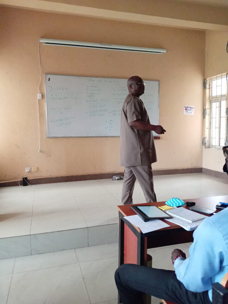DrKayodeOpeifa's tweet image. Was at LASU on Thursday ..24. 07. 25 to  interact with 100-level students of transport and logistics to share some of my thoughts about rail Transportion as a mode, system, economy, and service to mankind.

It was nice meeting with students School of transportation who have never…