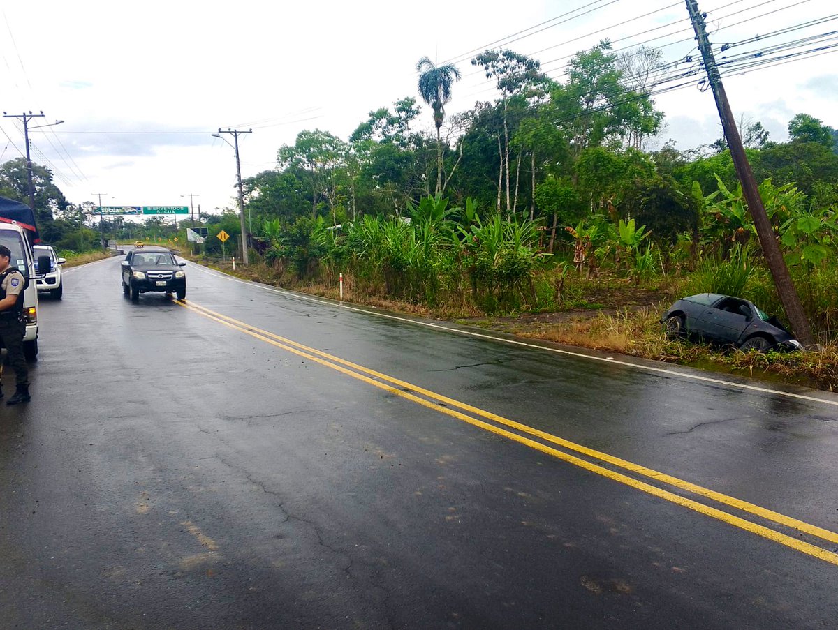 Coordinación Zonal 6 ECU 911 Austro (@ecu911austro) on Twitter photo #Sucúa | 📲 alerta a la #LíneaÚnicaParaEmergencias 9-1-1 reportó un siniestro de tránsito en el sector de Santa Marianita de Jesús.
🚑🚓 Desde el #ECU911 se coordinó la atención con <a href="/saludcz6oficial/">@SaludCZ6Oficial🇪🇨</a> y <a href="/PoliciaEcuador/">Policía Ecuador</a>.
📷 #PPNN
#ECU911BrindaSeguridadIntegral #Sucúa | 📲 alerta a la #LíneaÚnicaParaEmergencias 9-1-1 reportó un siniestro de tránsito en el sector de Santa Marianita de Jesús.
🚑🚓 Desde el #ECU911 se coordinó la atención con <a href="/saludcz6oficial/">@SaludCZ6Oficial🇪🇨</a> y <a href="/PoliciaEcuador/">Policía Ecuador</a>.
📷 #PPNN
#ECU911BrindaSeguridadIntegral