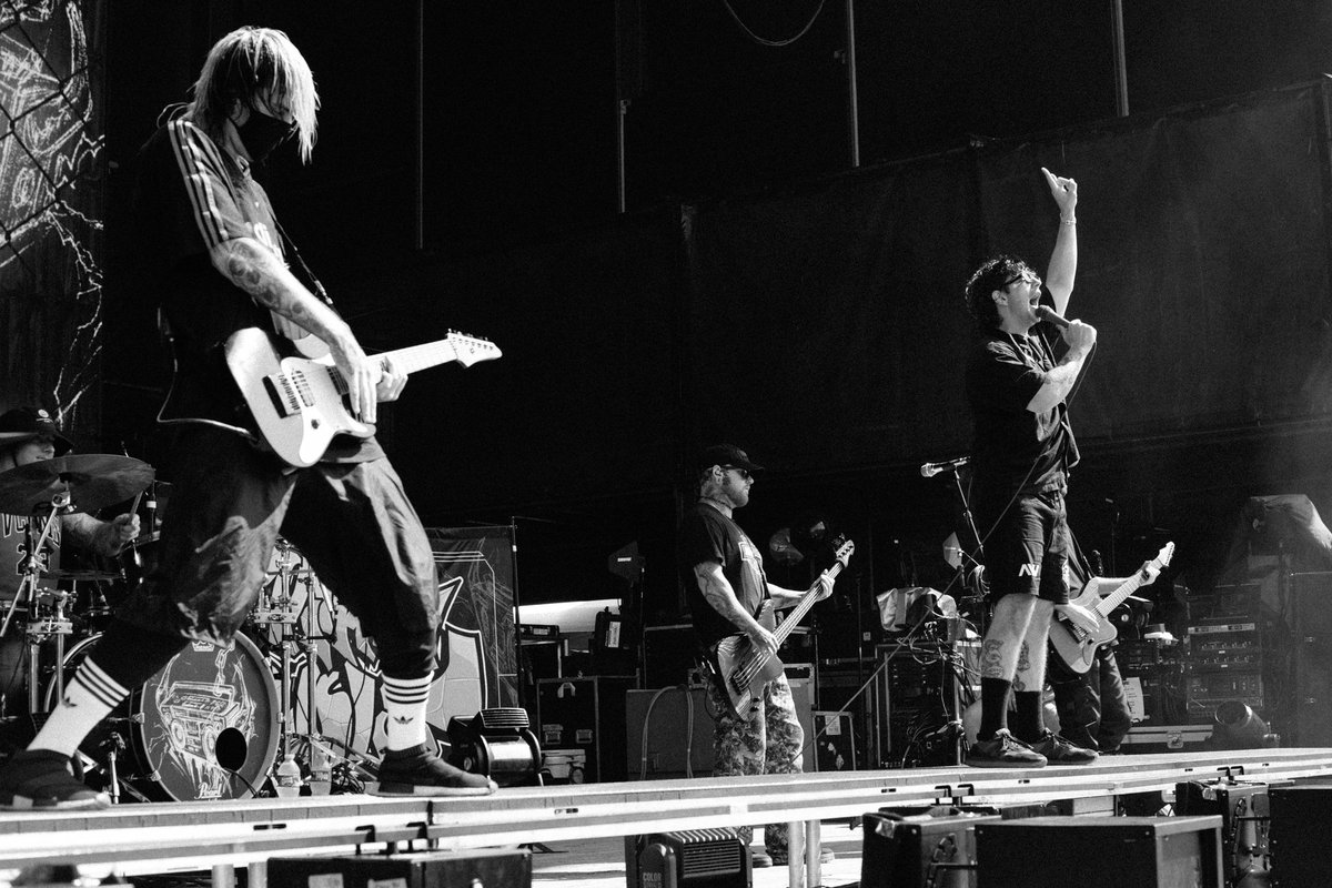 HowWeAreupdates's tweet image. Photographed @AlphaWolfCVLT and @DarkDivineMusic at @JBTConcerts in Wantagh, NY on 7•20•25
See more photos here - tinyurl.com/47ucmaas

📷: @TheAndyJimenez