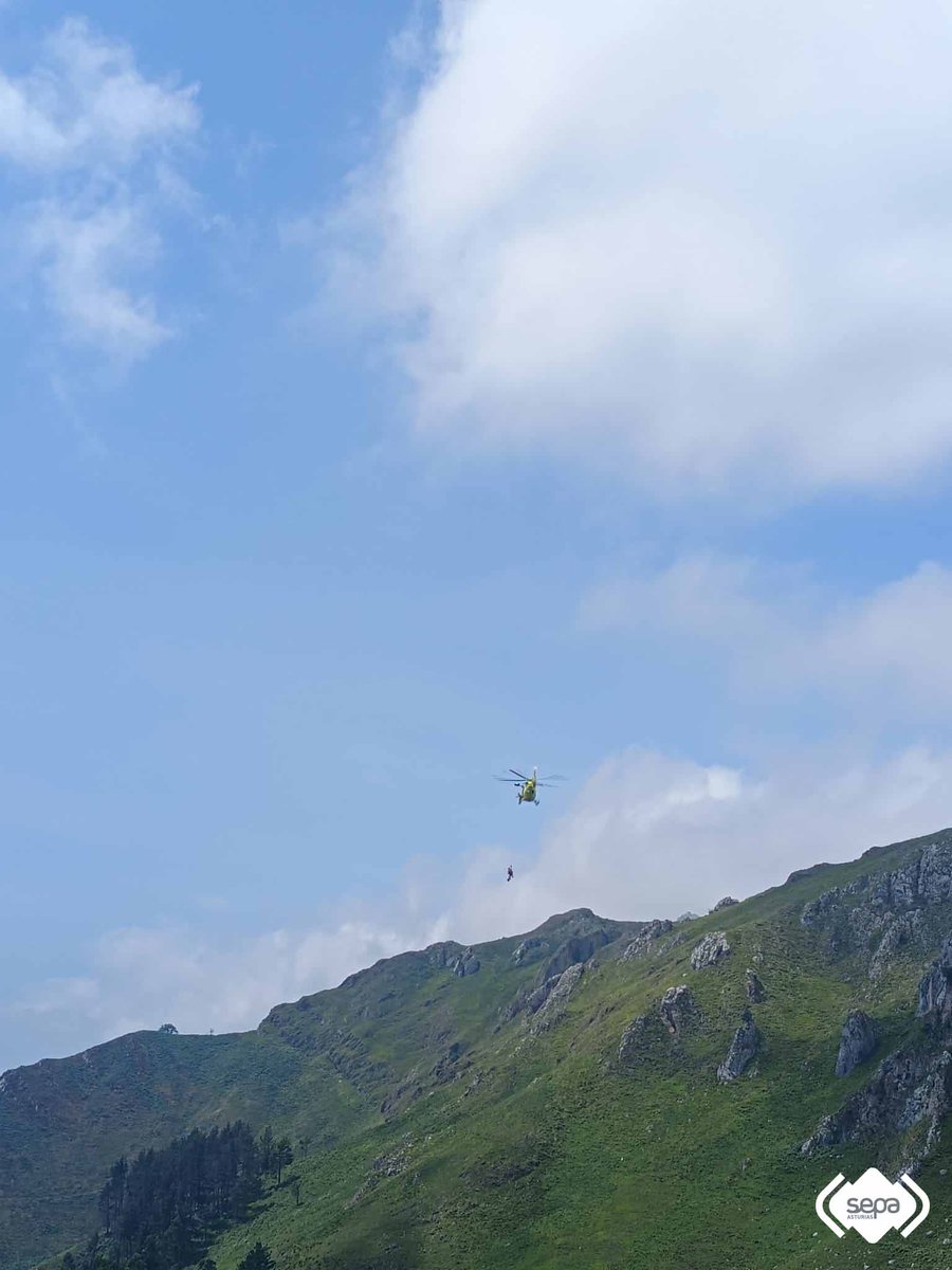 Herida una mujer que sufrió una caída en Peñamellera Baja. 112asturias.es/herida-mujer-q…