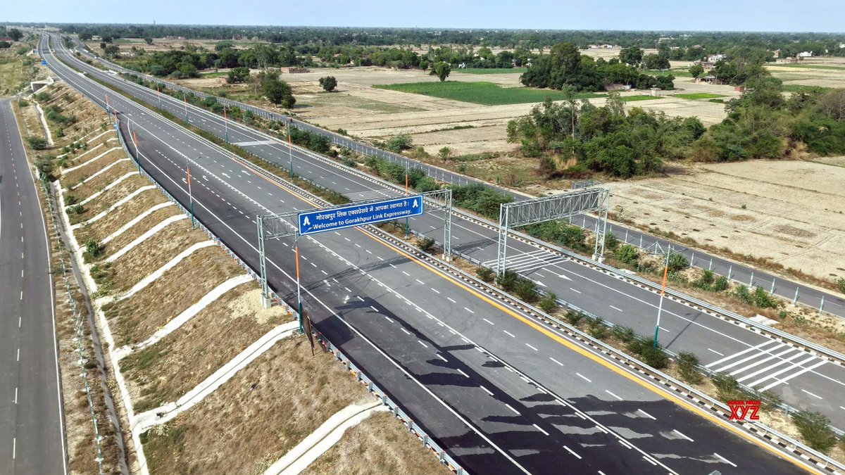 tech_feed2023's tweet image. 🚧 “We have taken a historic decision to upgrade our roads.
All roads in the state will be widened to 5 meters from the current 3.5 meters.”
~ CM Yogi Adityanath 🛣️✨
A big leap for rural &amp;amp; regional connectivity.
#UPRoads #YogiAdityanath #InfrastructurePush