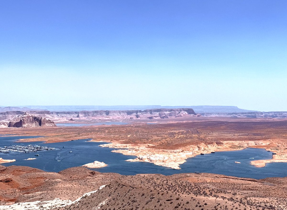 blondebroker1's tweet image. Waking up to a beautiful morning on Lake Powell 💙
Speaking of which, Fed rate decision Wednesday at 2:00 along with Powell speaking at 2:30 EST. Gonna be interesting after the video clip of him and his buddy Trump last week. Pressure is on!
• JOLTS and Consumer Confidence…