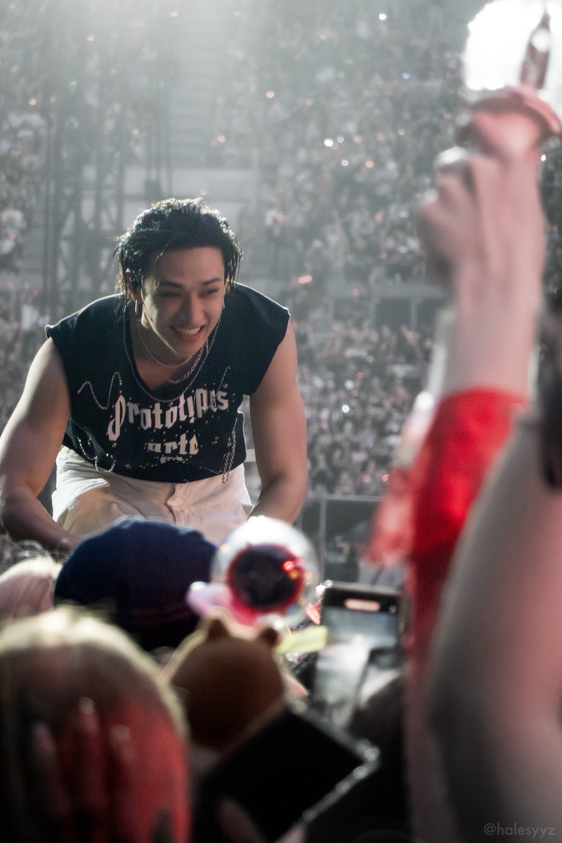 halesyyz's tweet image. Stray Kids dominATE London at Tottenham Hotspur Stadium D2
Bang Chan
#dominATE_LONDON
#dominATE
#straykids #스트레이키즈
#방찬 #bangchan