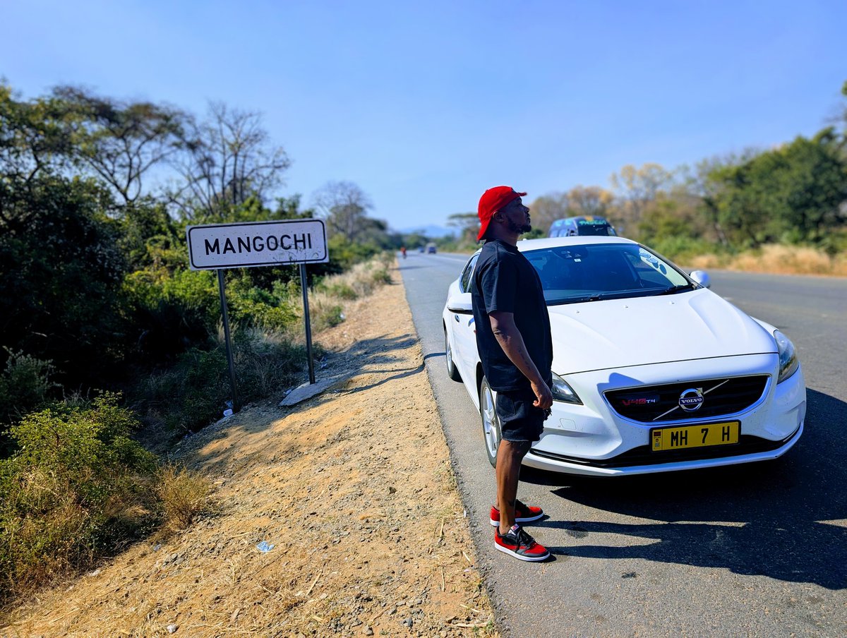 Rashid_LE's tweet image. Nthawi inayake town ija imafunika kuzaitengela nyanga 💀🤣🤣🤣