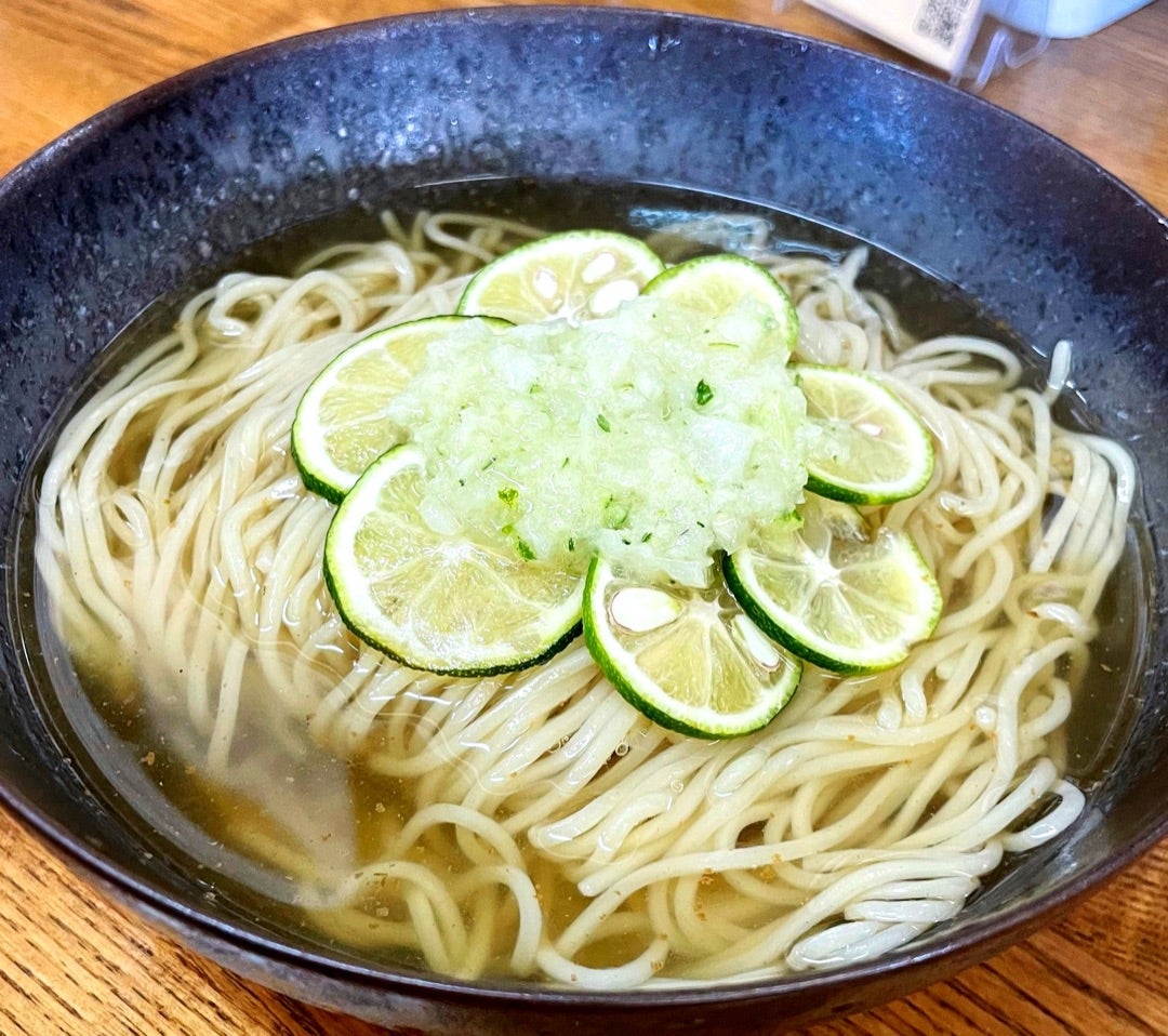 キクヤ青梅本店さん🙆スマホ忘れて画像借りました🙏冷た〜いスダSOBAーとろろ鰻飯割付💡スダチは暑いときは良い感じ💮とろろうなぎもおいしっ😋🍴💕割ってお茶漬けにて〆👏しっかり完食🌠ごちそうさまです☺