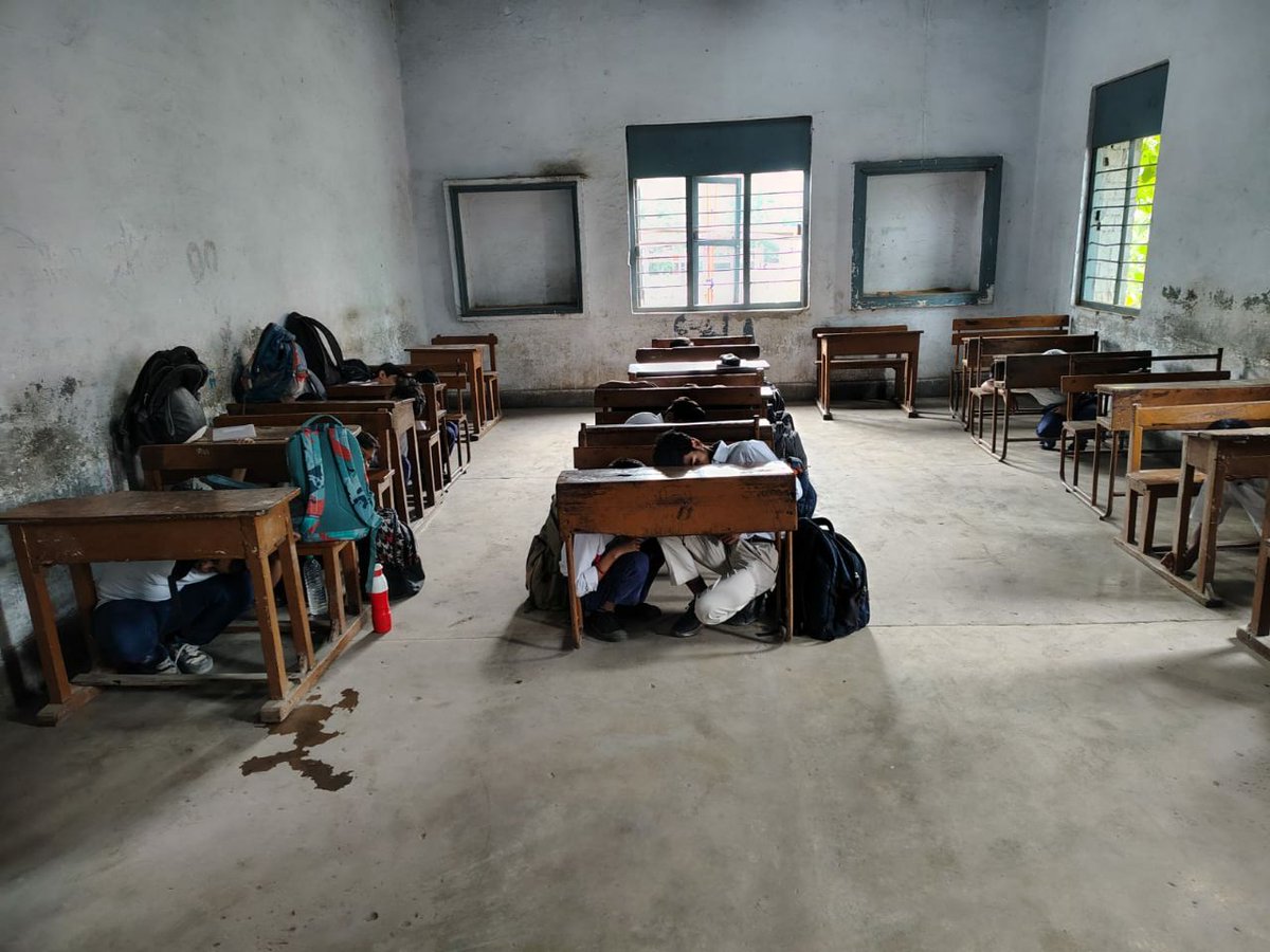 Activity- Safety mockdrill during war. 
No. Of students impacted-74 
#Volunteer- Mr.Ravi shankar
School R.B.Ram Roop Vidya Mandir. 
District-North 
Date-10.07.2025
CRCC-Mrs Pratibha 
#Vidyanjali Incharge-Ms Vandana  
School Incharge-Mr Ajay kumar
