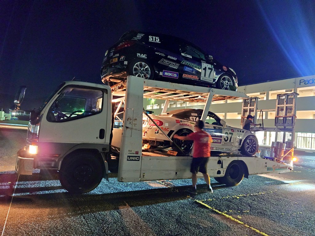 zurayan's tweet image. あーーー!!
やっと、オートポリスの金の桶を手に入れる事が出来ました!
あーすげーな、勝てたわーとか思ってたんですが
金の桶の事を思い出してやっと、ずっと欲しかった桶涙が出てきたのでした。
明日は頑張って1000km走りって帰ります!