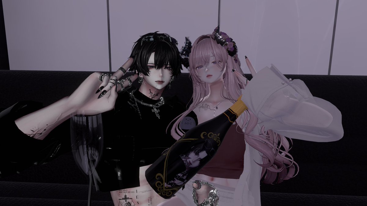 pngn_pppp's tweet photo. V系のメンズコンカフェに行ってきました
もともとV系好きだったのでバンドの話もできてとても楽しかったです～
アザラシちゃんも撫でさせてもらえてキャストのビジュも良すぎるのでまた行きたいです！
 #la_tua_cosaVRC https://t.co/iJ94swkVPS
