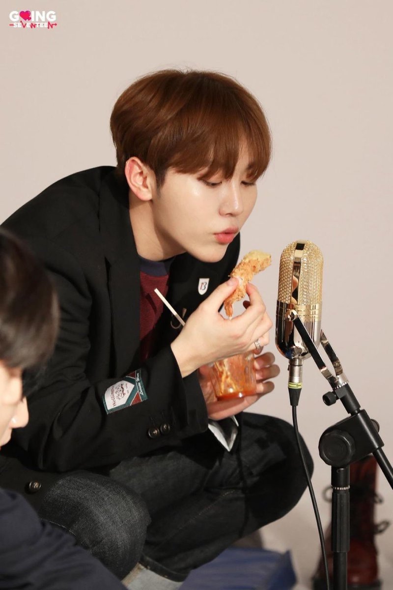 b1ack_tee's tweet image. 나 관님 부리 나와서 별로 없는 윗입술이 저렇게 들리는 거 넘 커여운 거 같움 ㅋㅋㅋㅋㅋㅋㅋㅋㅋ 프핫