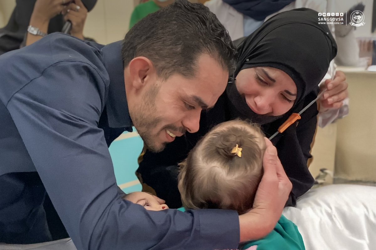 sanggovsa's tweet image. &quot;سيلين وإلين&quot;
اتصالٌ بالروح، وانفصالٌ بالجسد لحياة قادمة.

#التوأم_السيامي_السوري 
#وزارة_الحرس_الوطني