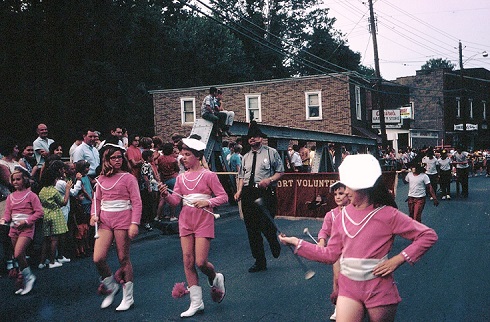 connectBP's tweet image. The Fireman's Fair parade from the 1970s and a 1906 Clarksburg glass plant photo in this week's Time Travel blog. ow.ly/xLN750WsLvx