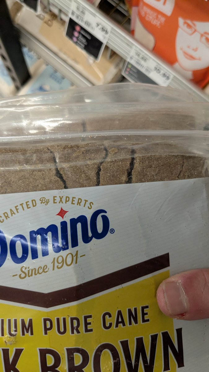 danjasper's tweet image. Hey @dominosugar - why do your resealable zipper brown sugar packages always get ROCK HARD STALE while still on the shelf at the supermarket???  Unusable, wasteful, poor. I know I can freshen it up @ home, but why wouldn't I just buy a different brand?  #poorpackaging